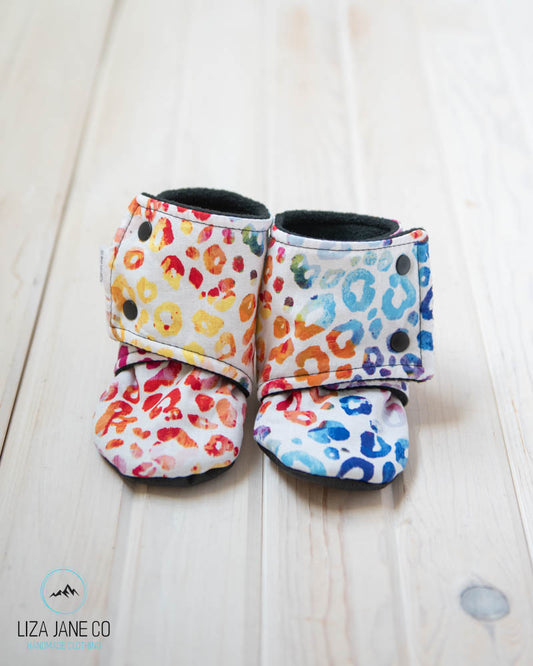 Stay-on Baby Booties |  Rainbow Leopard