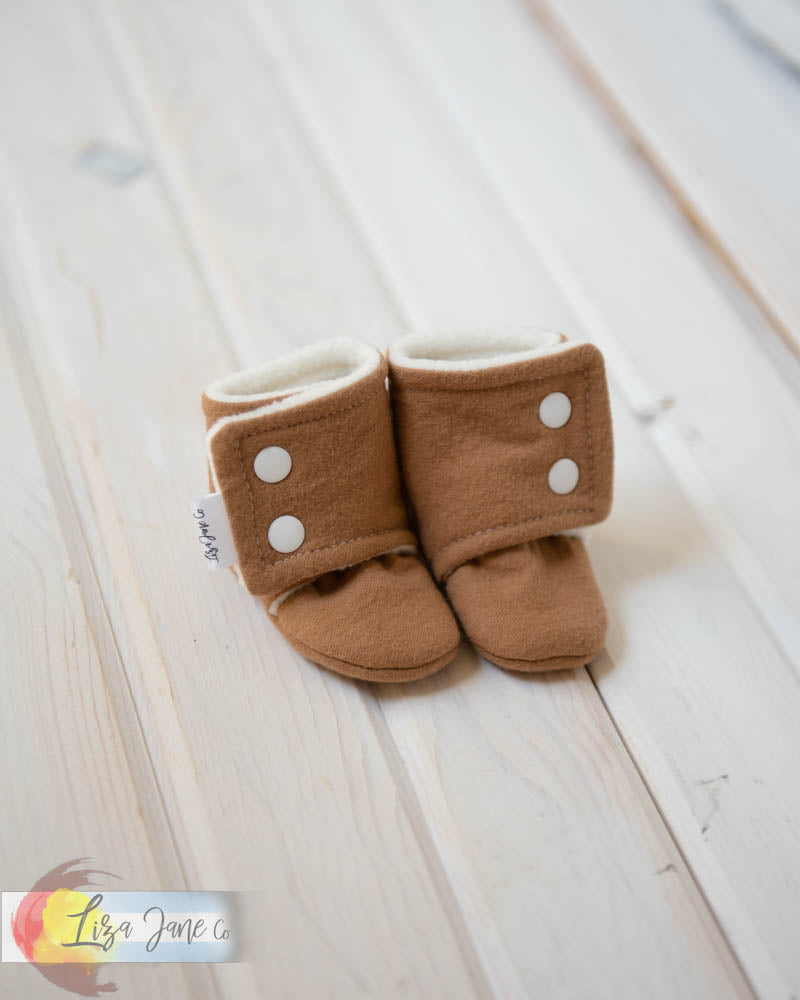 Stay-on Baby Booties | Tan and White