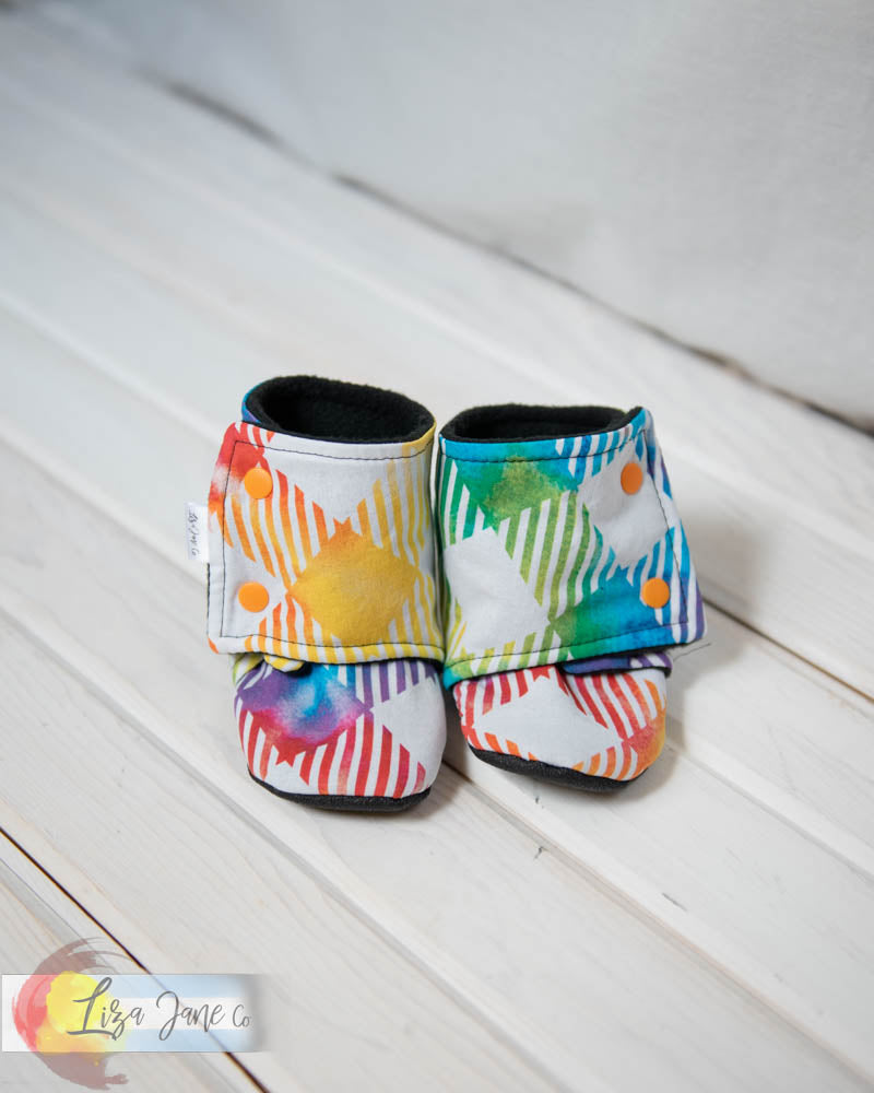 Stay-on Baby Booties | Rainbow plaid