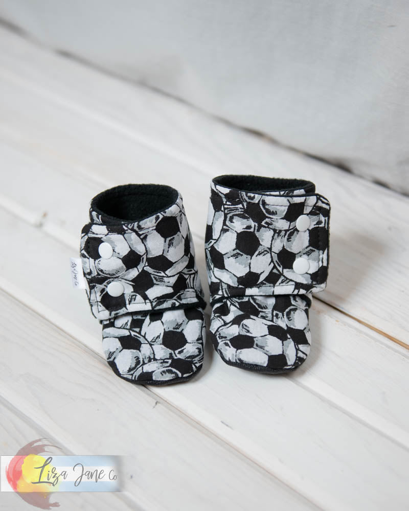 Stay-on Baby Booties | Soccer Balls