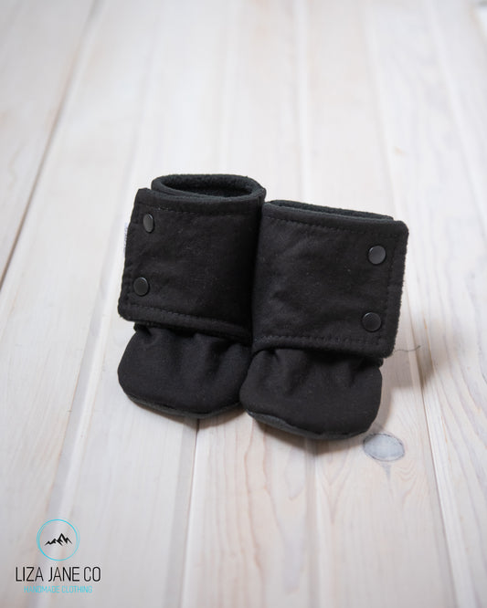 Stay-on Baby Booties |  Solid Black