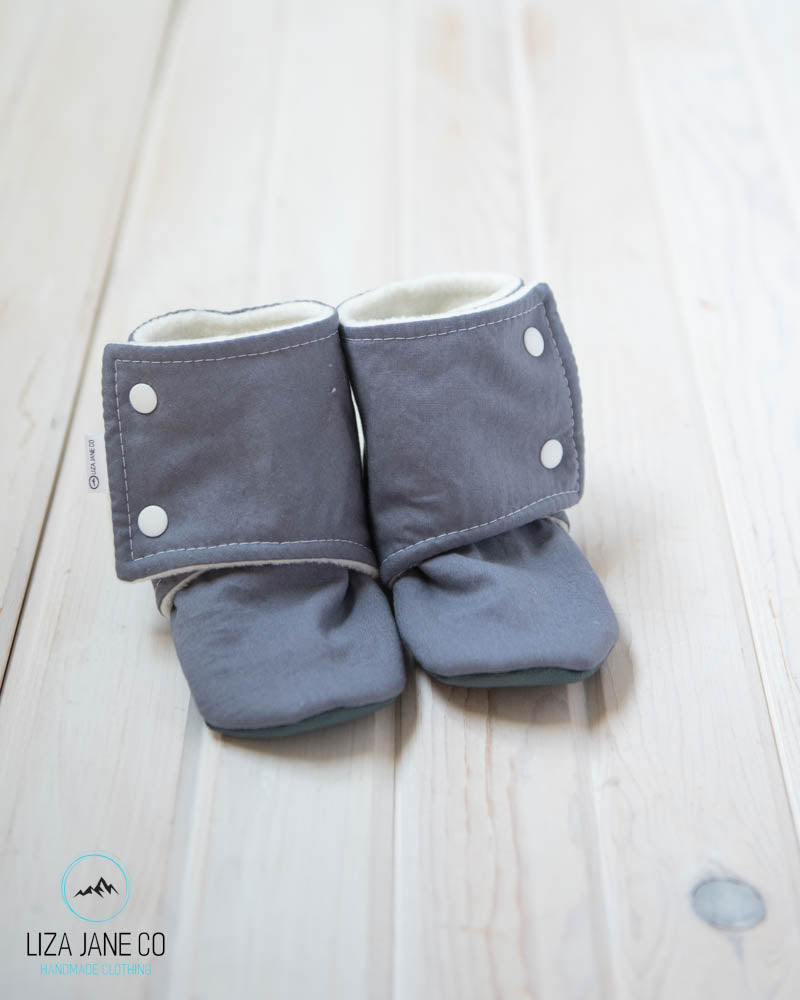 Stay-on Baby Booties | Solid Steele Blue